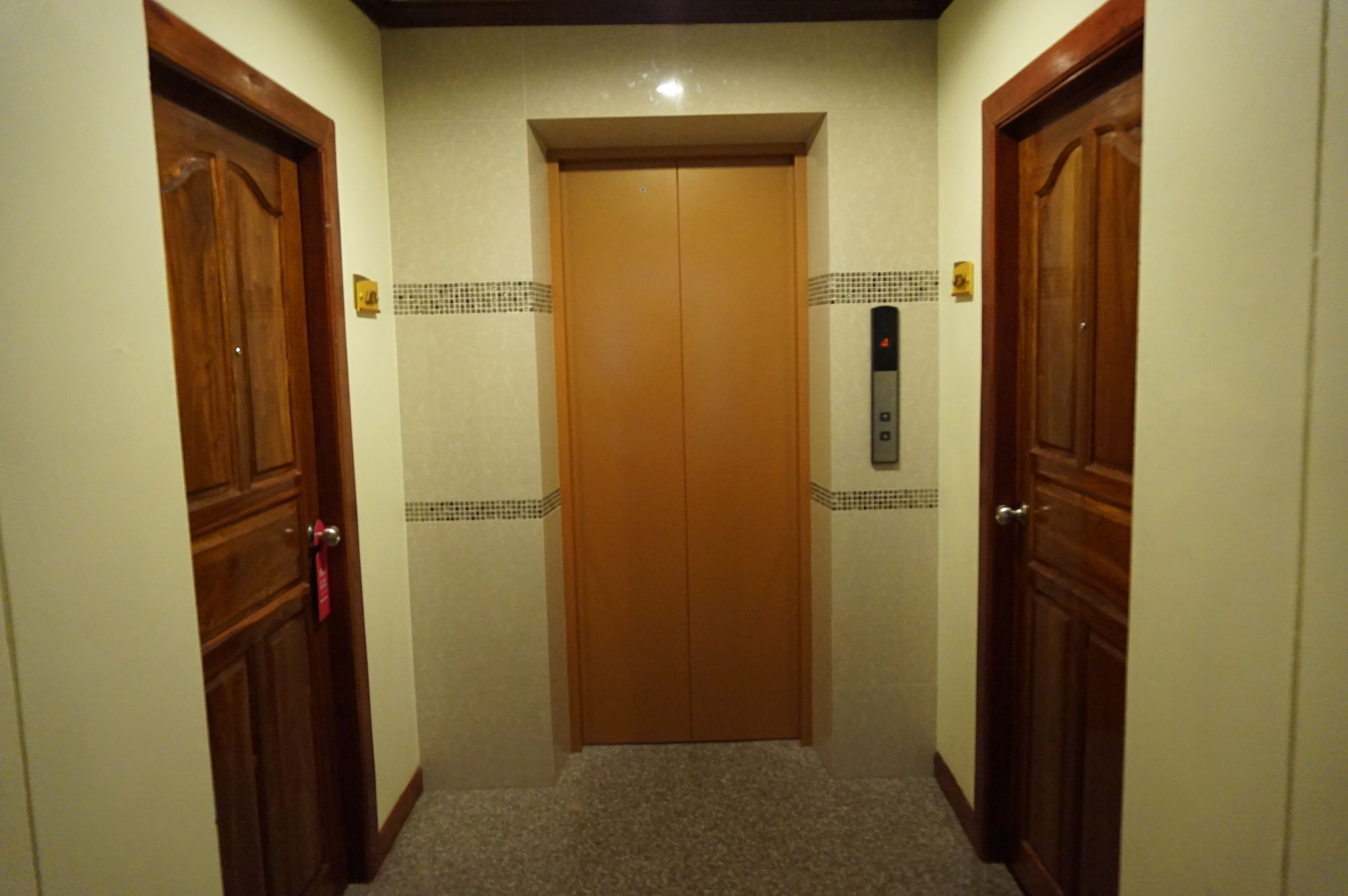 Np Residence Nakhon Phanom Exterior foto
